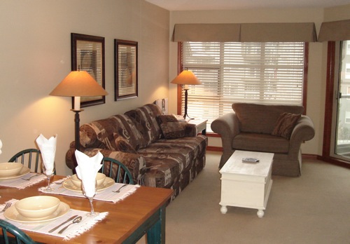 Whistler Aspens on Blackcomb Accommodation 402 Living Room